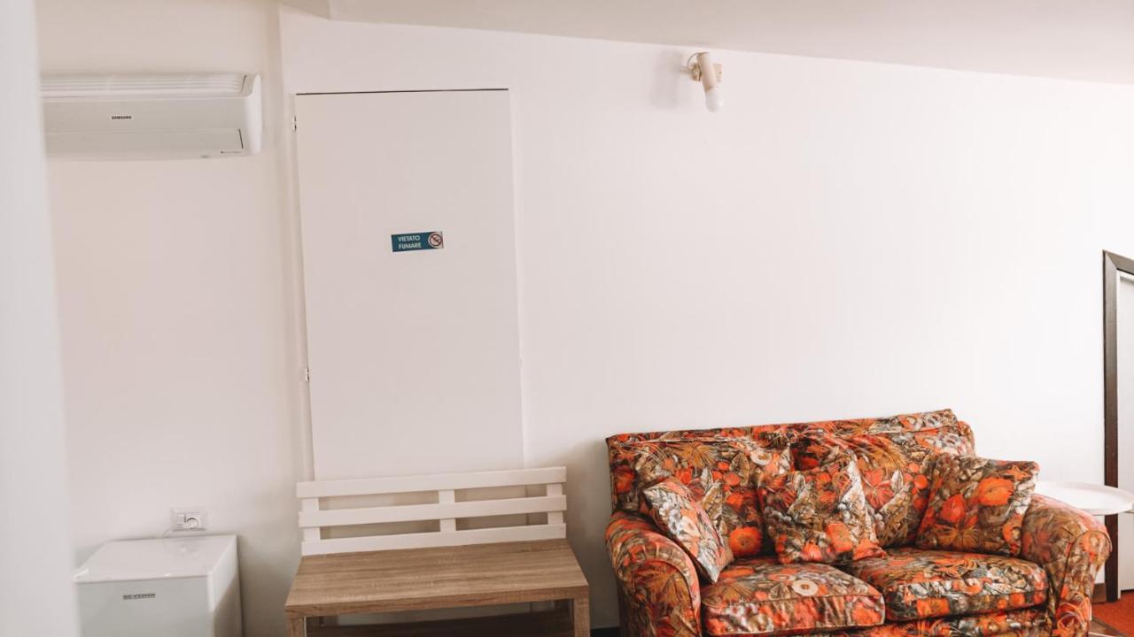 Casa Zoe Apartment Lezzeno Exterior photo